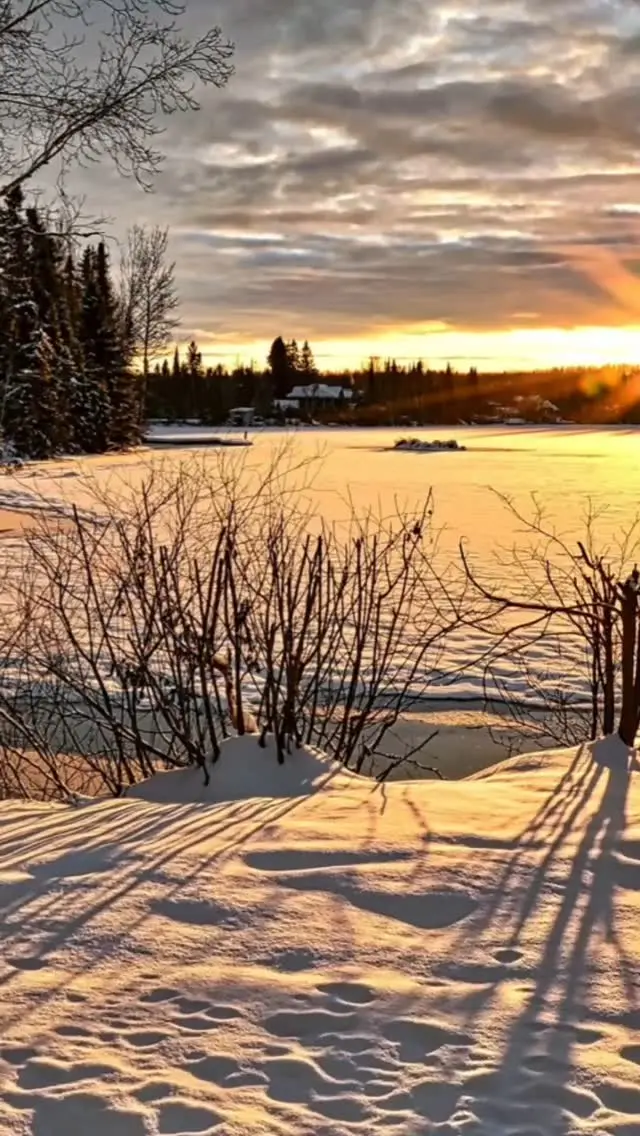 Instagram post from echt.schoen_kosmetik. This post is in position 4.